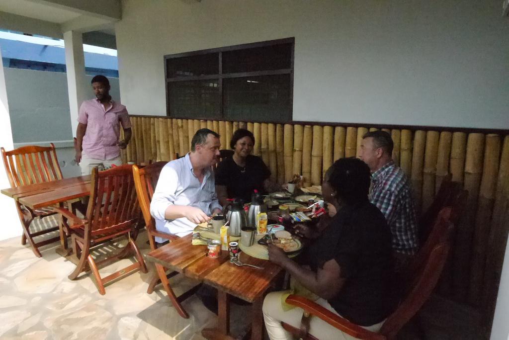 Omanye Lodge Accra Ngoại thất bức ảnh