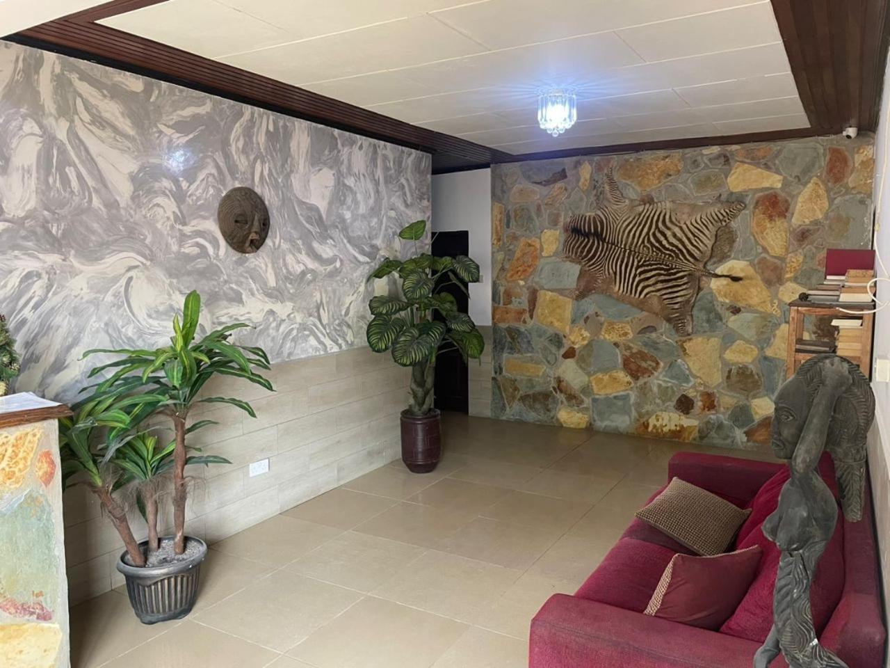 Omanye Lodge Accra Ngoại thất bức ảnh